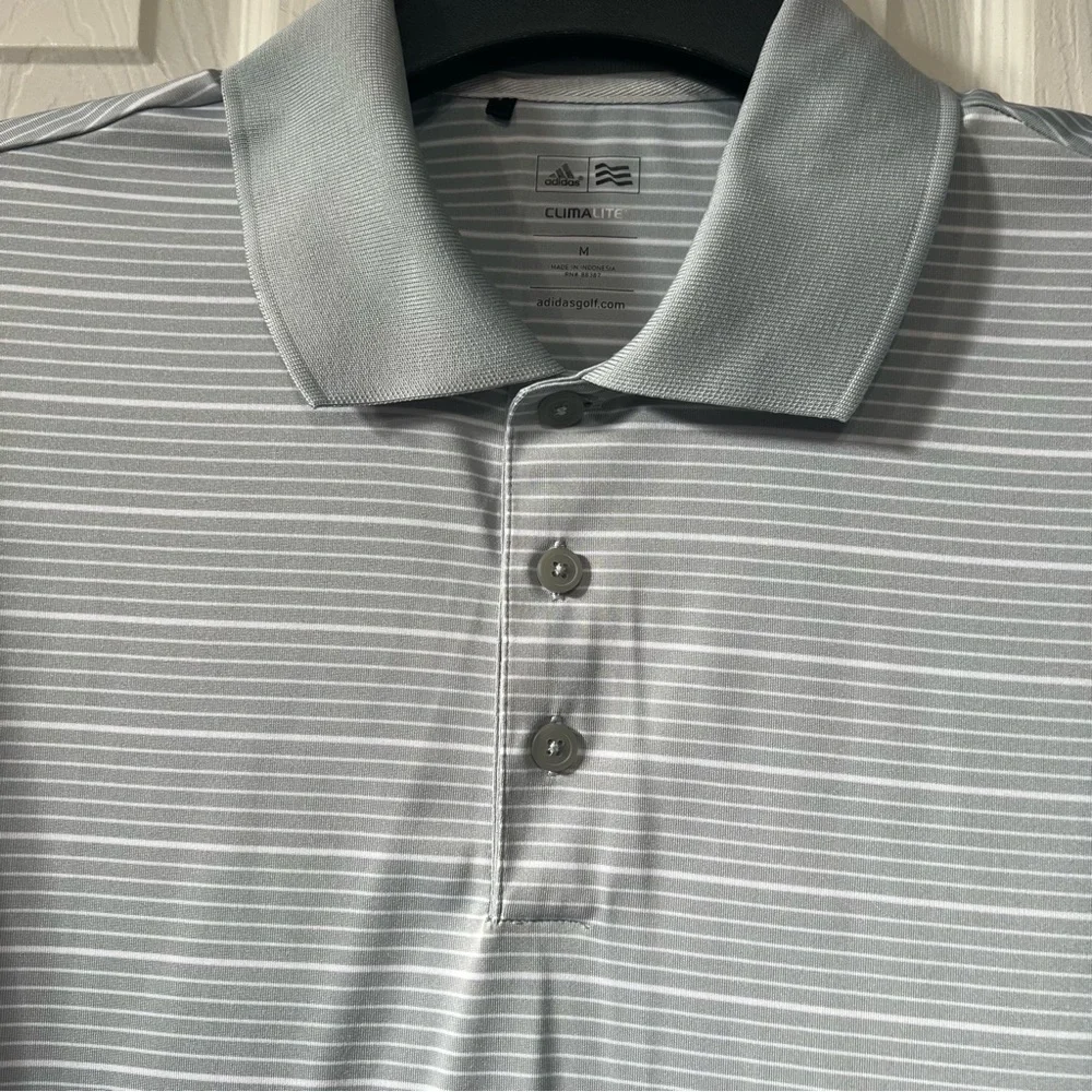 Adidas Men’s M Light Gray Striped ClimaLite Golf Polo Shirt with logo activewear
